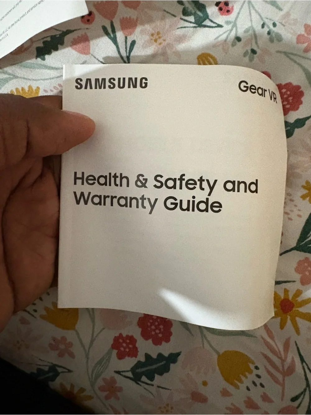 The Samsung Gear VR oculus headset 2015 no remote included